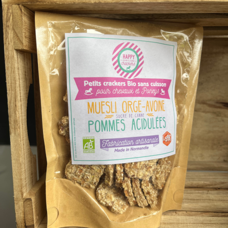 Une friandise cheval Happy Crackers naturel, riche en nutriments et en vitamines